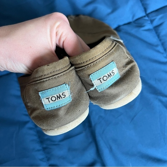 Toms | Size 8 Brown Canvas Shoes — Pre-Loved & Comfortable Casuals - Picture 2 of 5